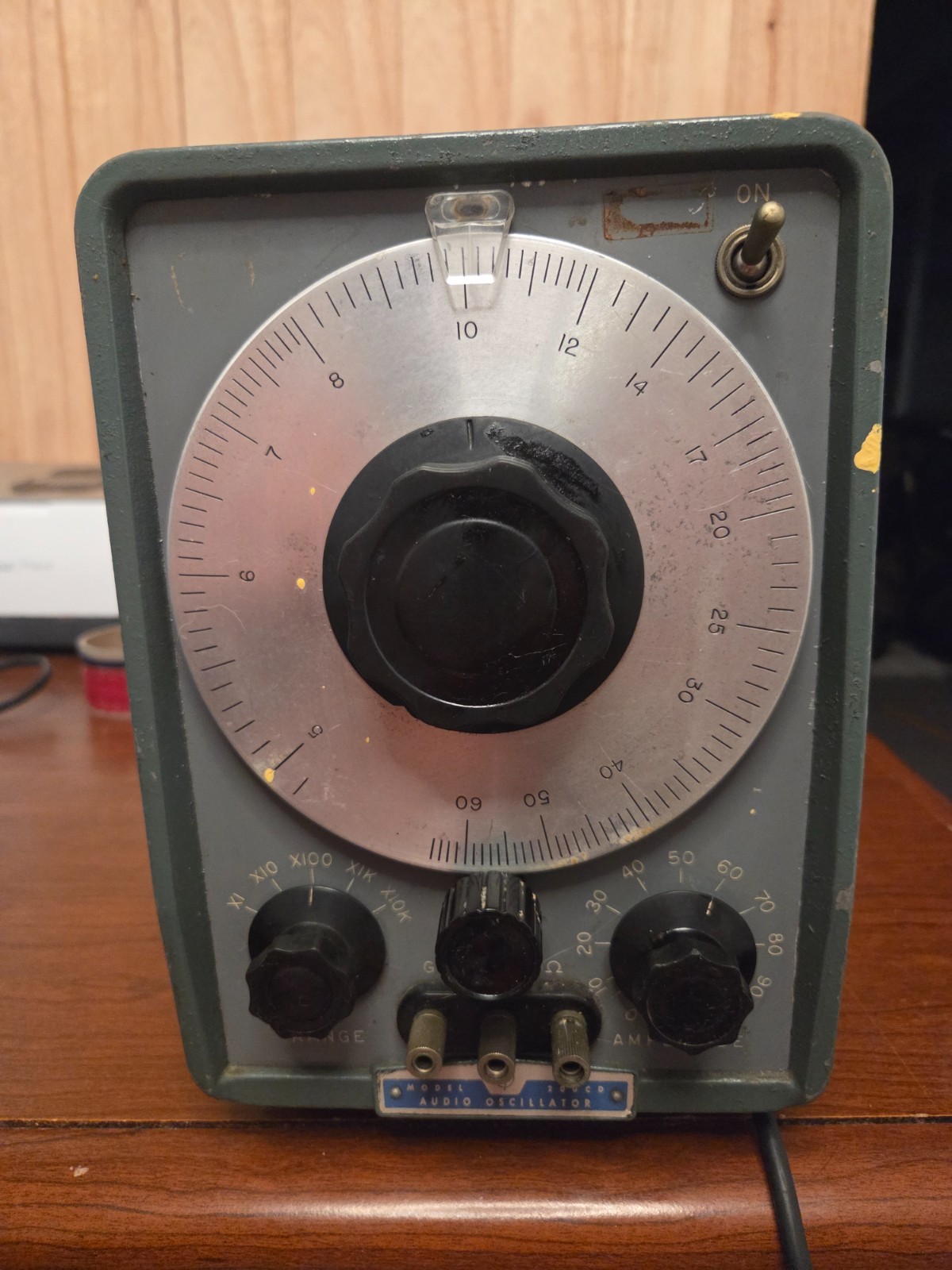 Hewlett Packard hp Model 200 CD Wide Range Oscillator