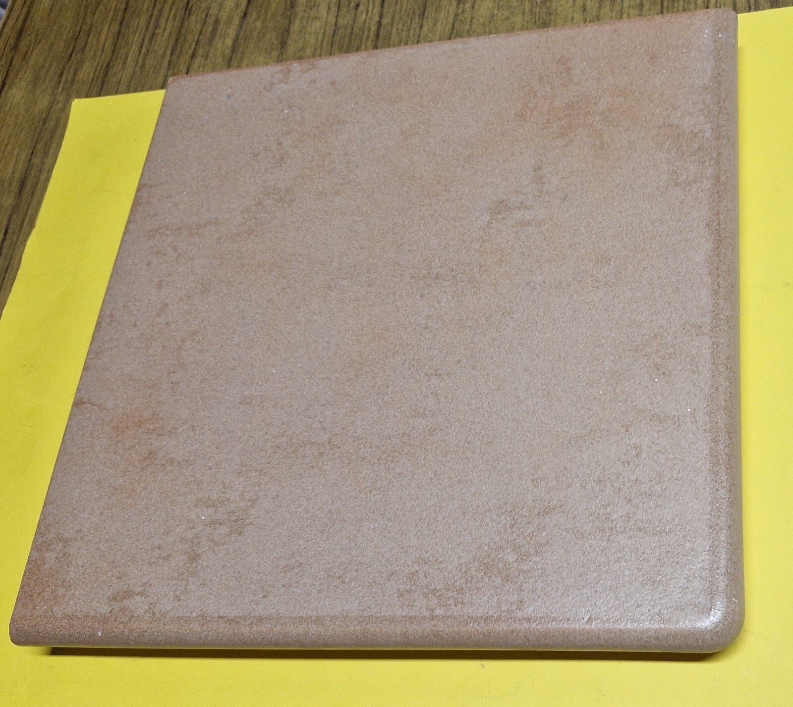 CORNER POT TERRACOTTA COLOR 33 X 33