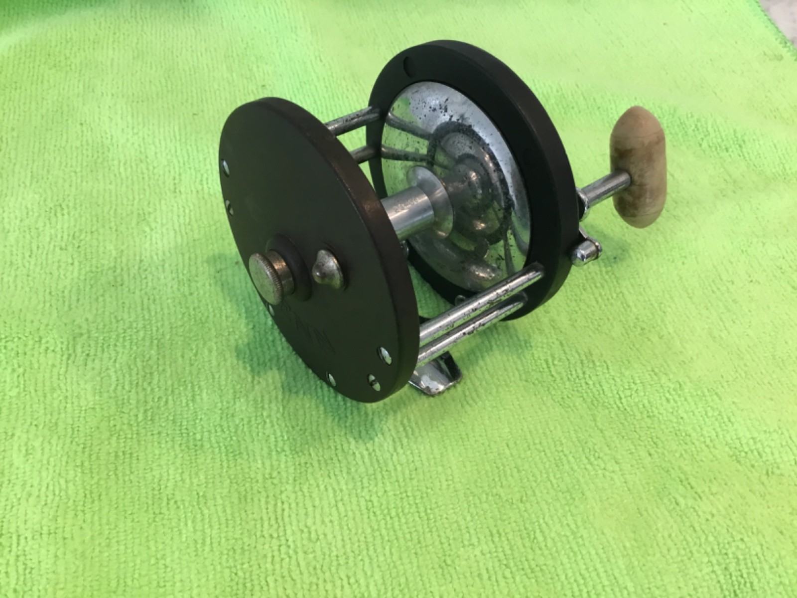 VINTAGE PENN delmar NO. 285 FISHING REEL VERY RARE MOTTLED DARK MAROON & BLACK