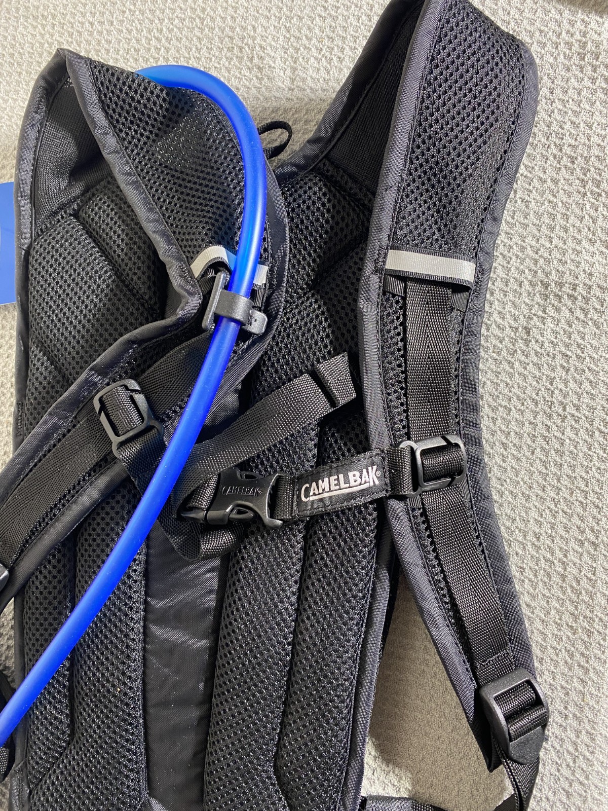 Black CamelBak Rogue Hydration Pack, 2L (70oz) New