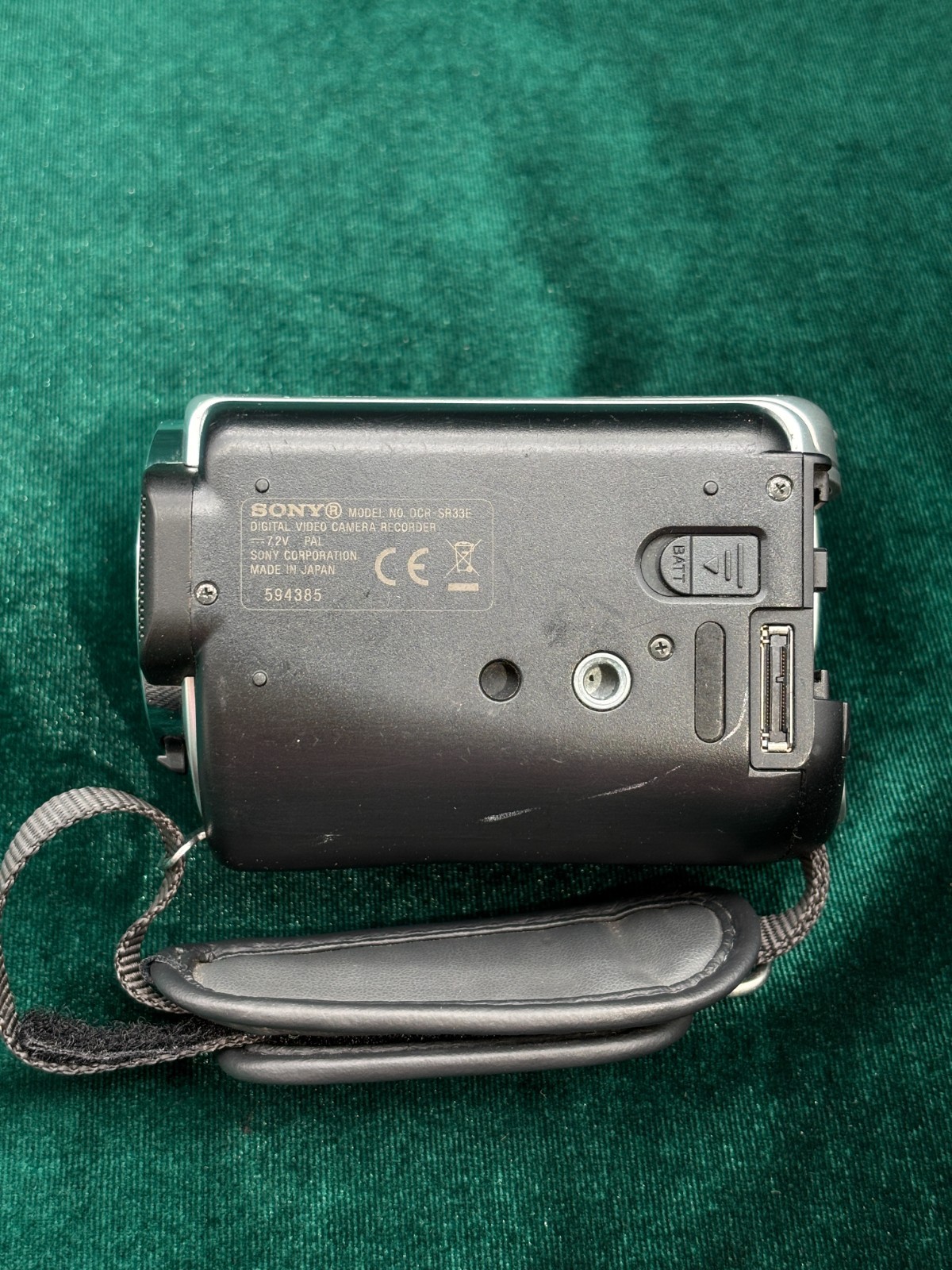 Sony DCR-SR33E Digital Video Camera Recorder