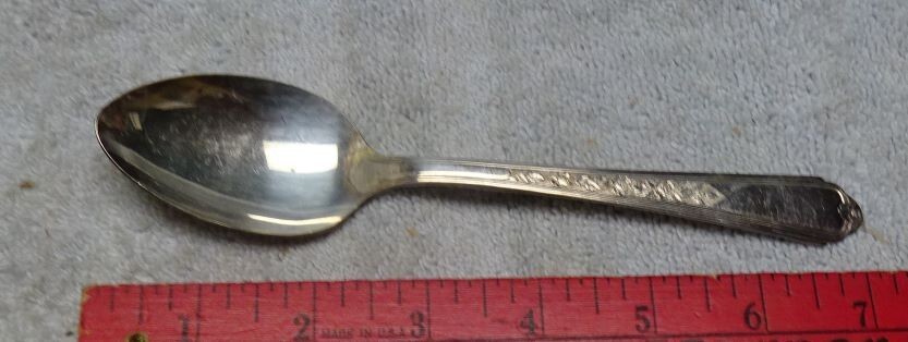 ** Vintage - PLYMOUTH - Silver PLATE - 1938 - JEWEL Pattern - SOUP SPOON *