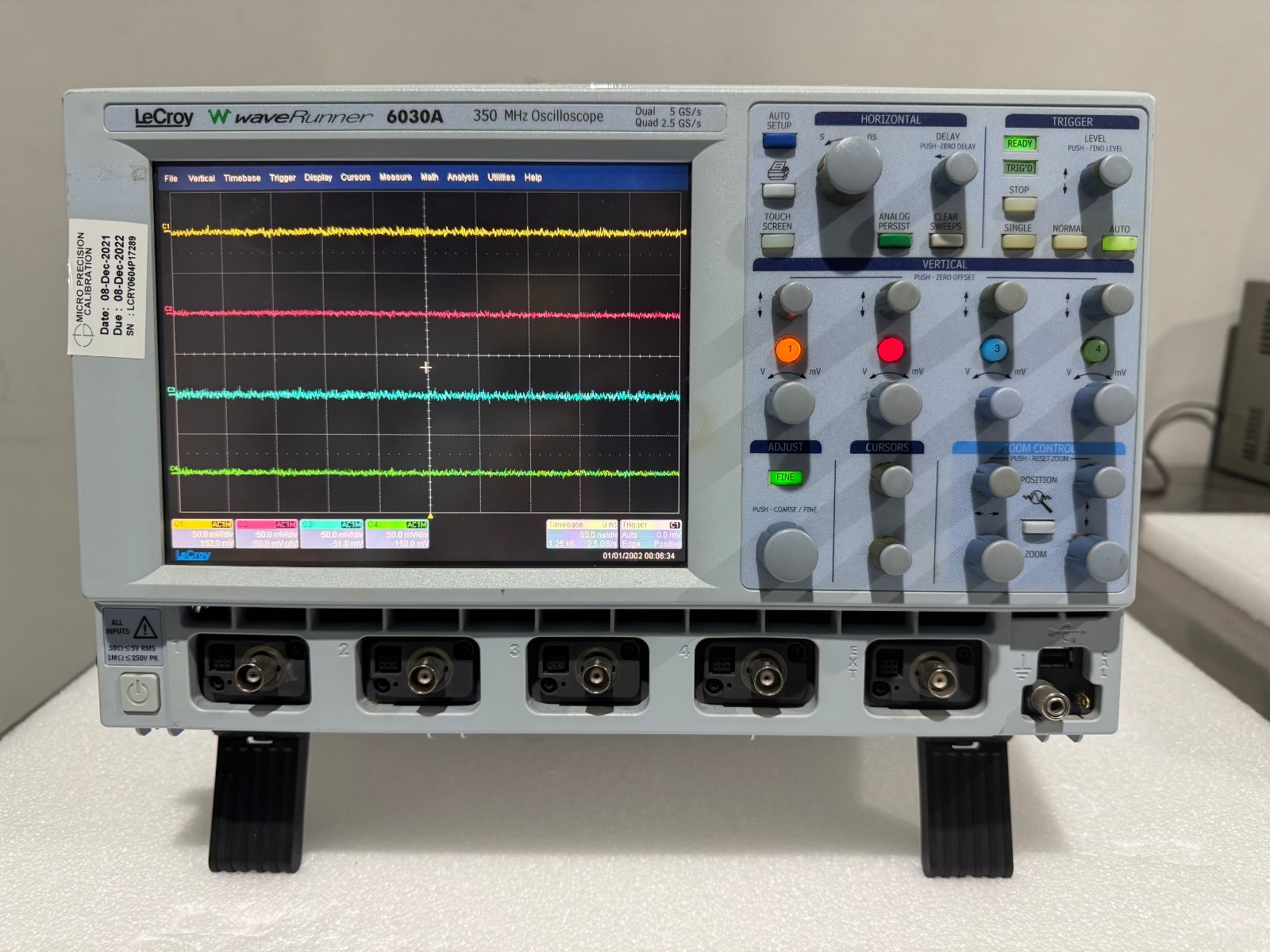 LeCroy WaveRunner 6030A 350MHz, 4-Ch, 2.5/5GS/s, 2/4 Mpts Digital Oscilloscope