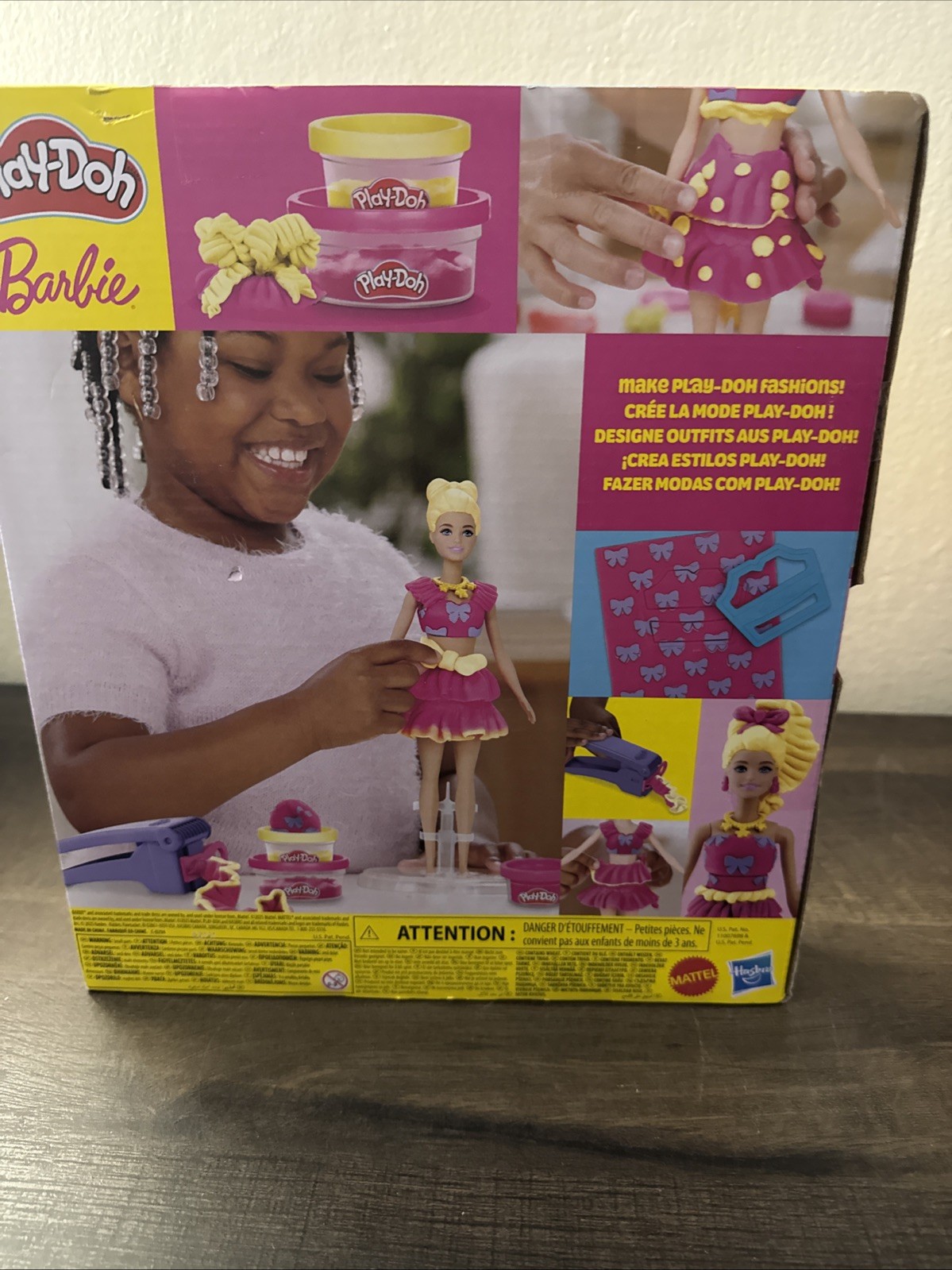 PLAY-DOH BARBIE RUFFLES & BOWS. NEW