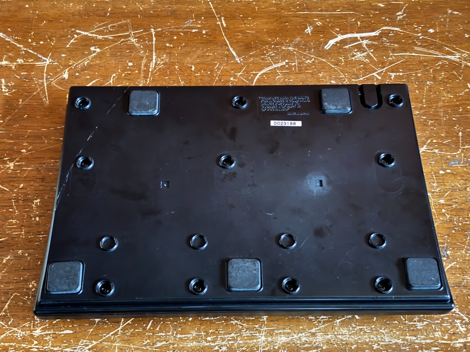 BOSS BE-5 GUITAR MULTIPLE EFFECTS w/ 100-240V power supply