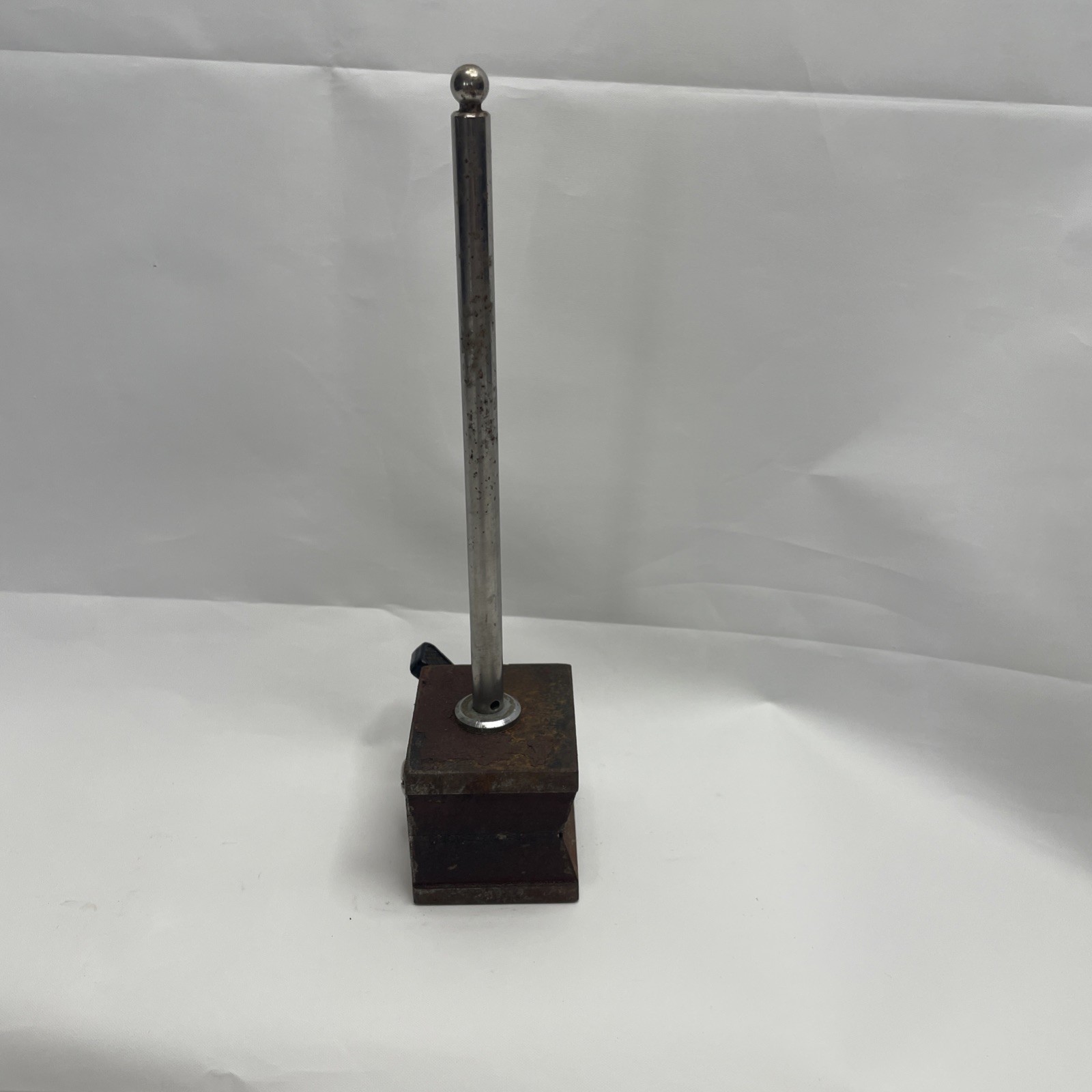 ENCO 60639 Magnetic Base For Dial Indicator Untested
