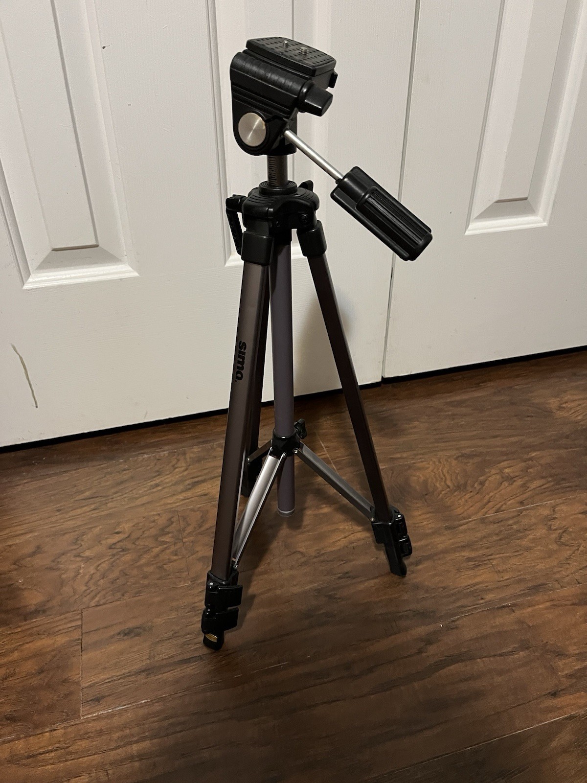 Sima 42" Weekender Panorama Aluminum Tripod with Pan/Tilt Head STV-42E