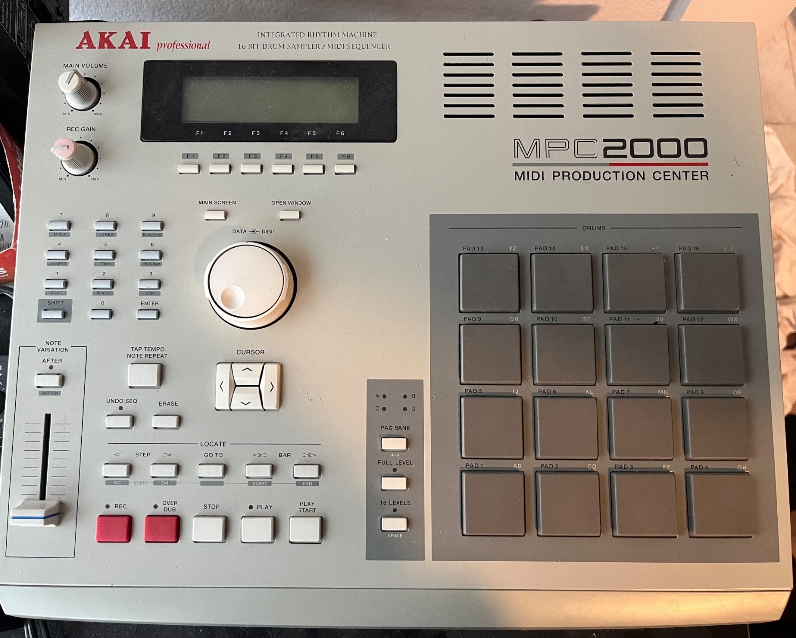 mpc 2000 drum machine. Used. FX board installed