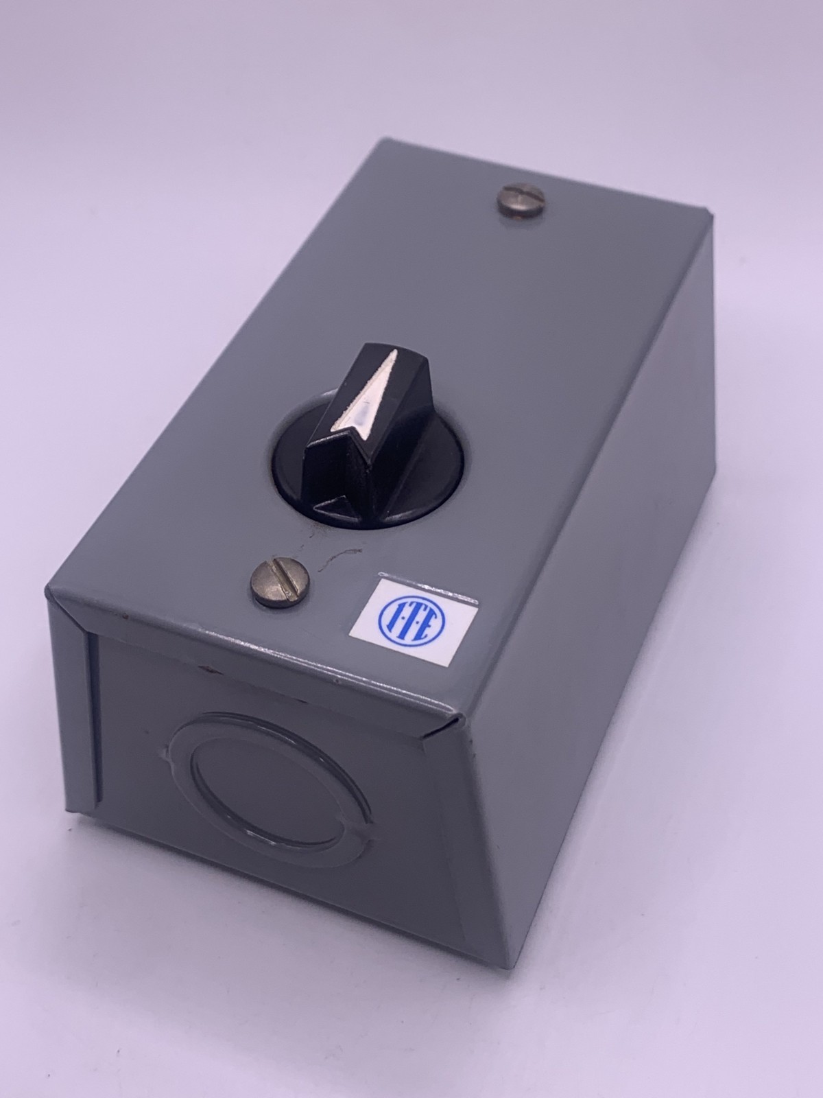 ITE H111H01 Pushbutton Enclosure, 3-Position, 600V, Class H11, NEW