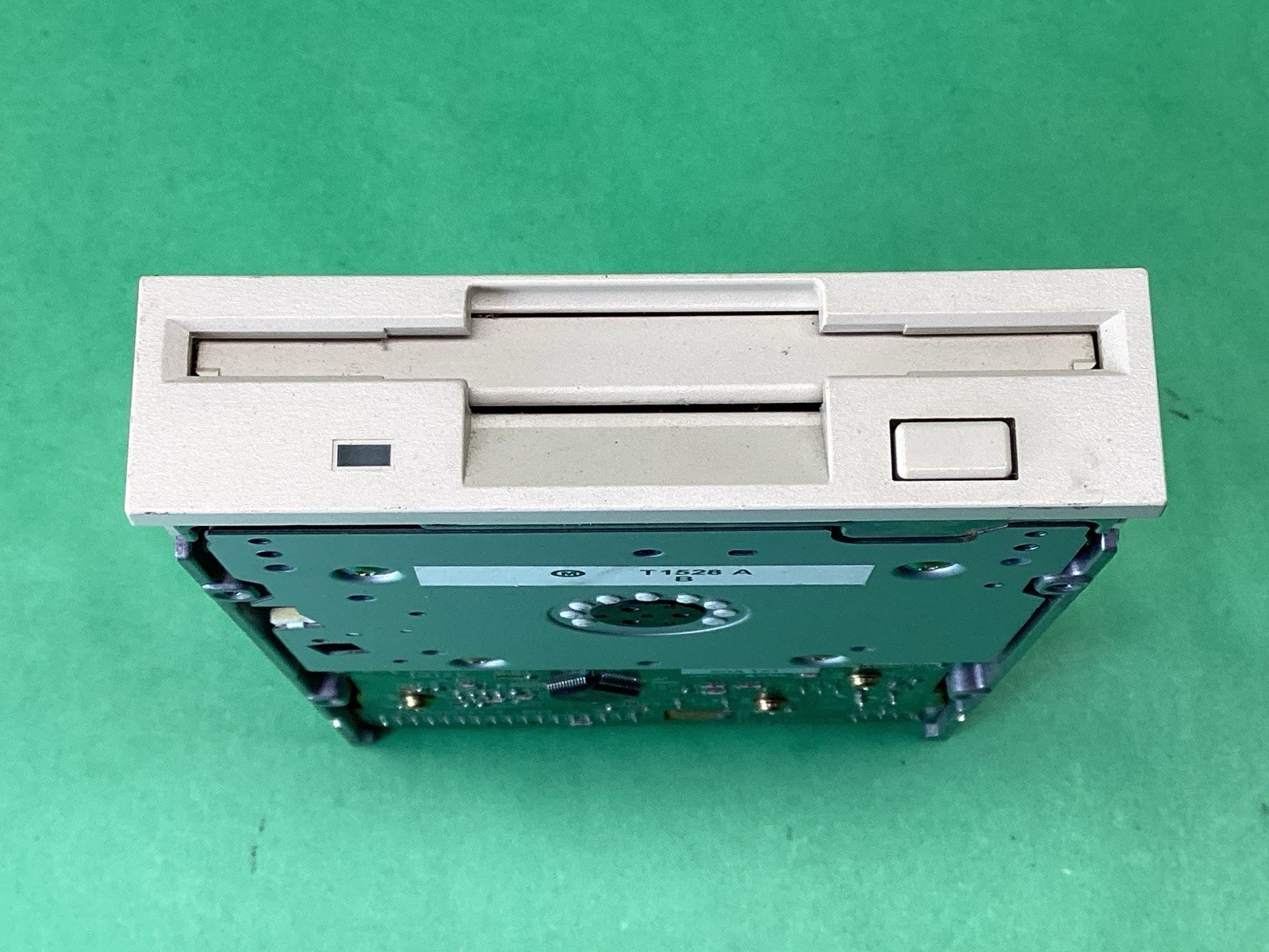 TEAC FD-235HF 3.5” Floppy Internal Beige Disk Drive - 193077B2-91 - UNTESTED