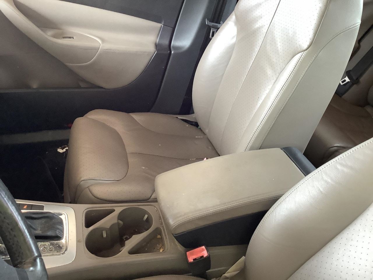 PASSAT 2008 Glove Box 4677081