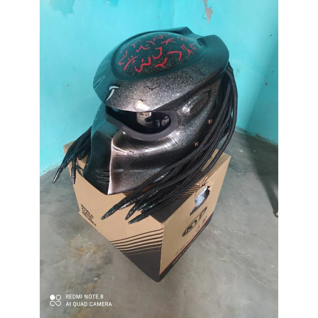 PREDATOR HELMET CUSTOM TOP SYMBOL RED (DOT & ECE CERTIFIED) SCRAMBLER STYLE