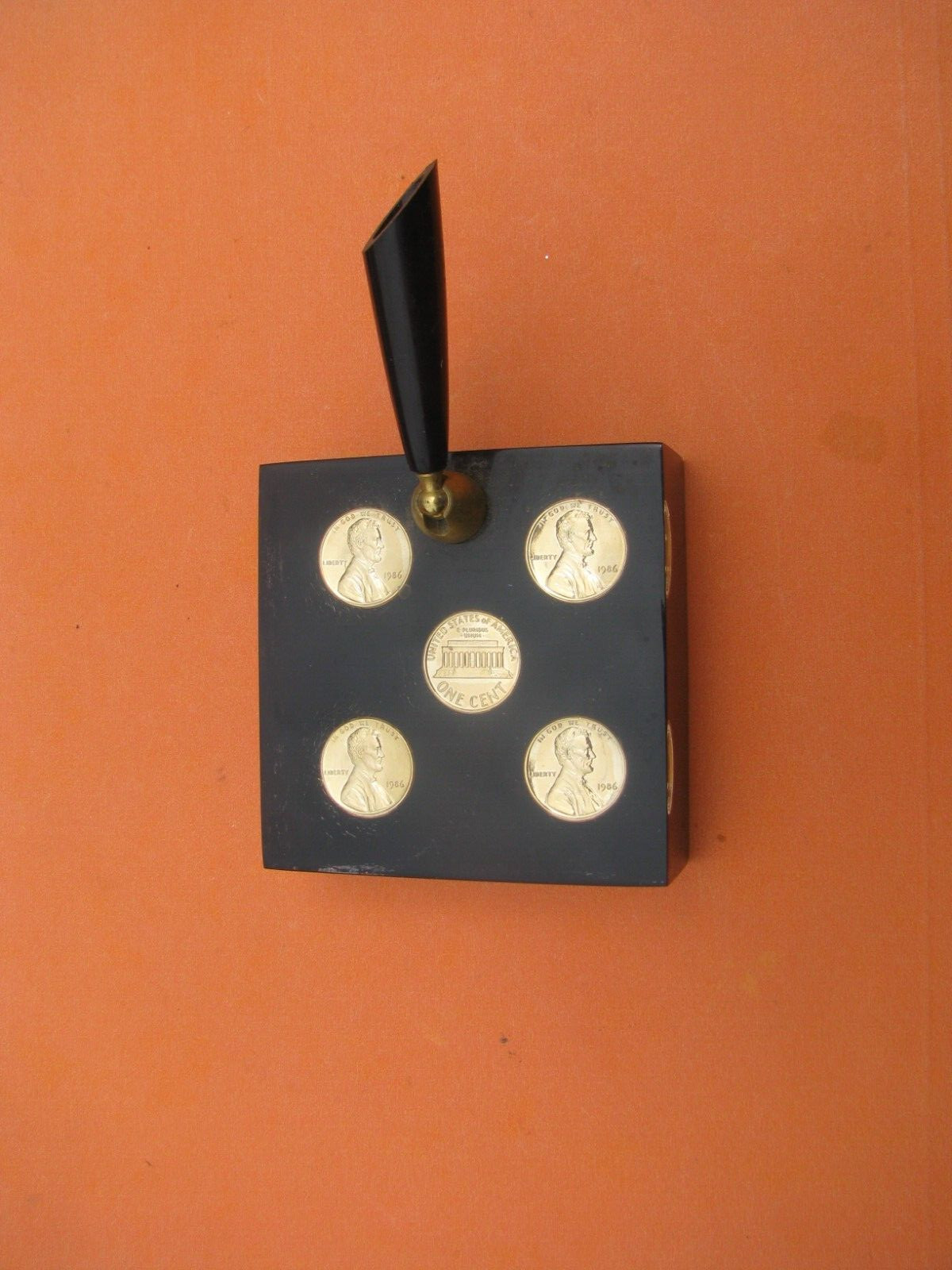 Pen Holder Paperweight with 5- 1986 Lincoln Pennies