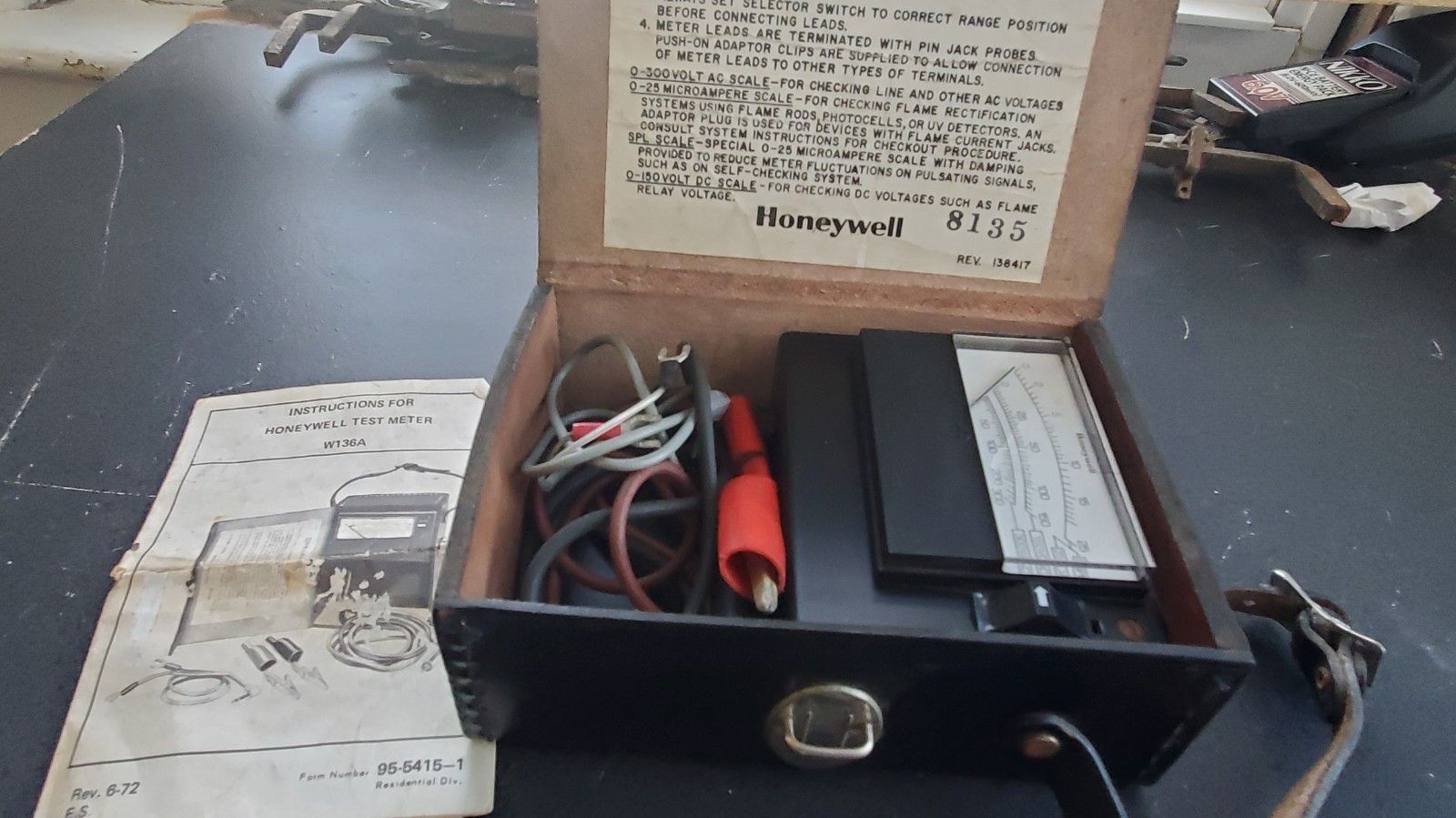 Honeywell W136A Analog Voltmeter 0-300V AC 0-150V DC with Leads & Case