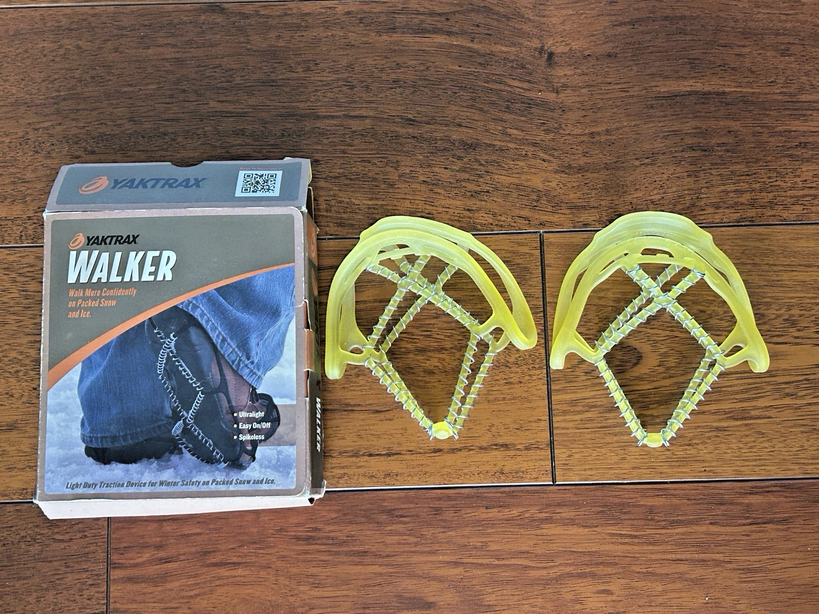 New YAKTRAX WALKER M Snow & Ice Traction Spikeless Men's 9-11 Women's 10.5-12.5