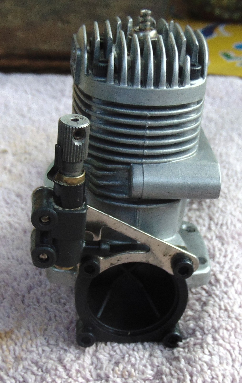 OS LA 40 RC Model Airplane Engine, cleaned, ex compression
