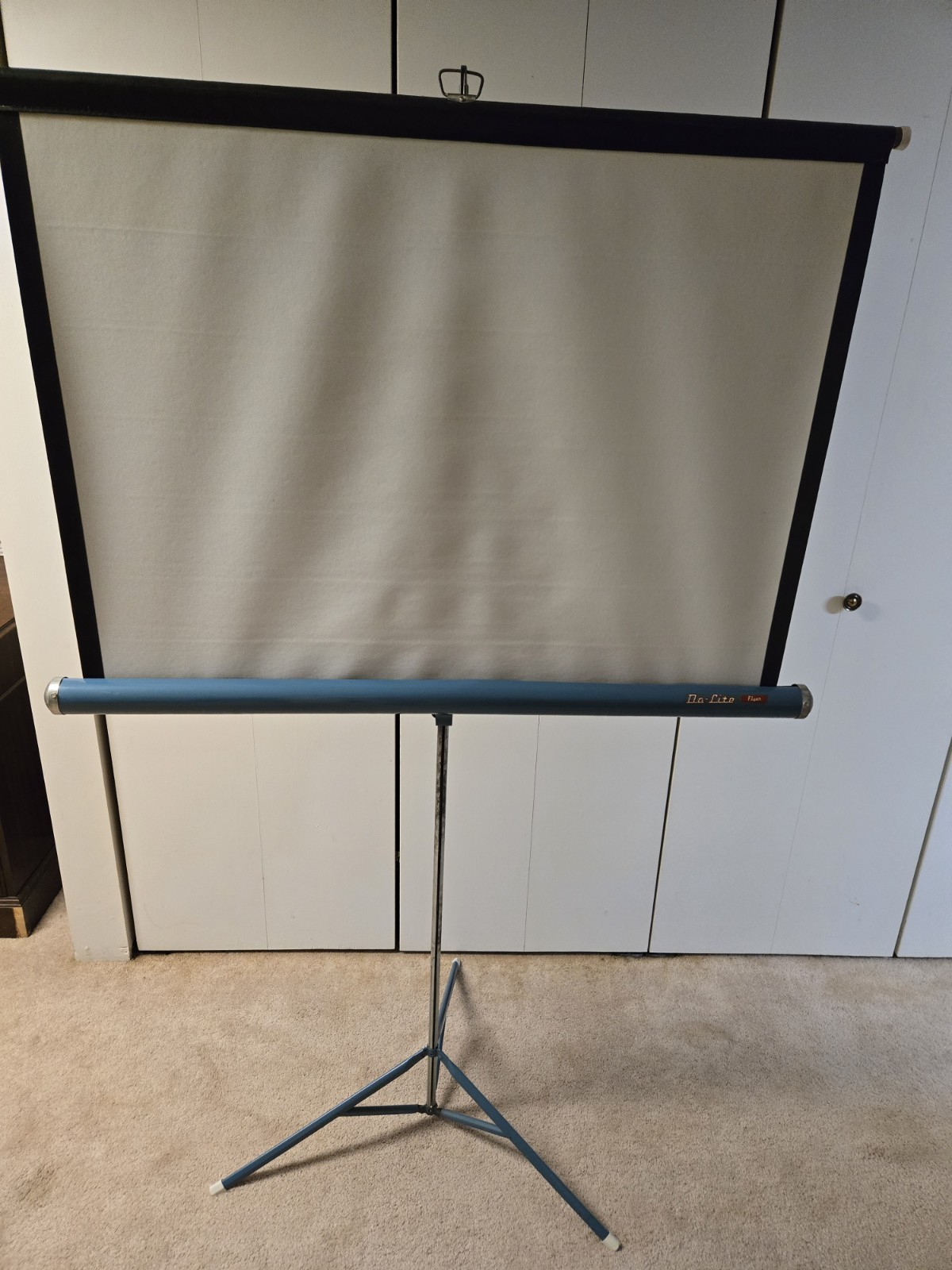 Vintage DA-LITE Flyer Retractable 26"x37" Tripod Movie Screen