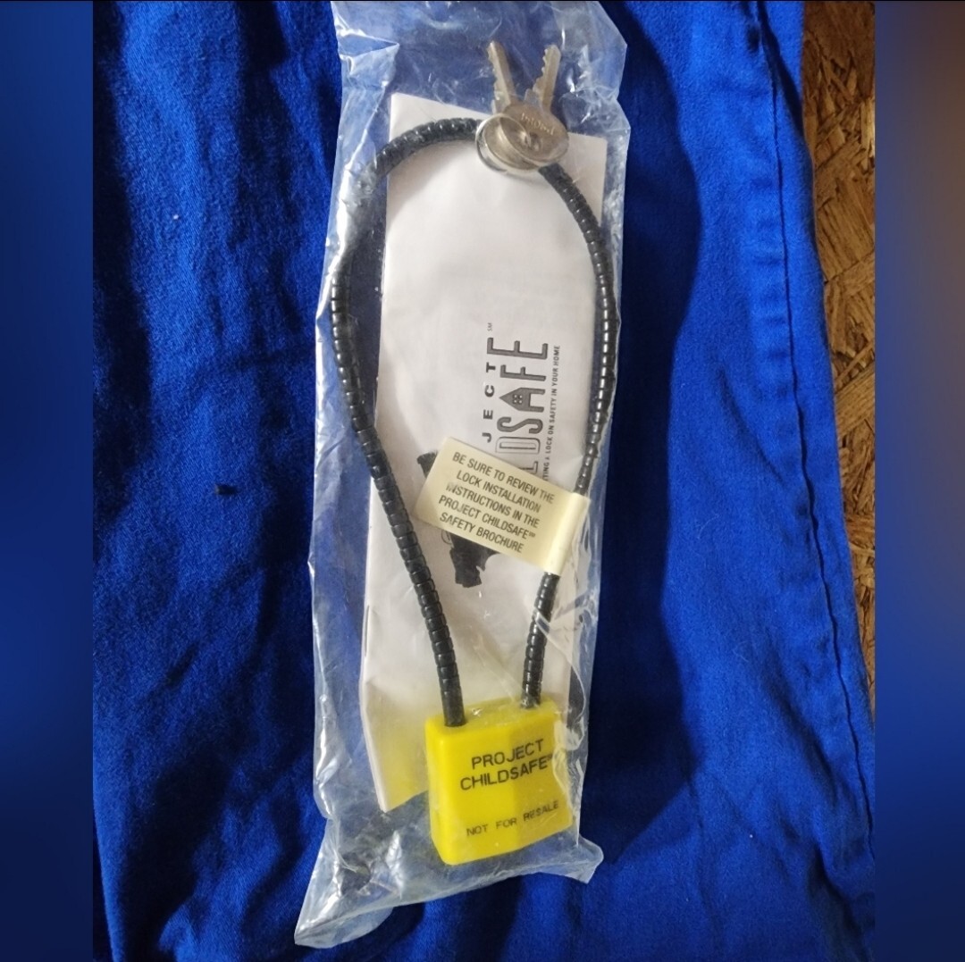 Project Child Safe Cable Gun Lock with 2 Keys New in Original Package