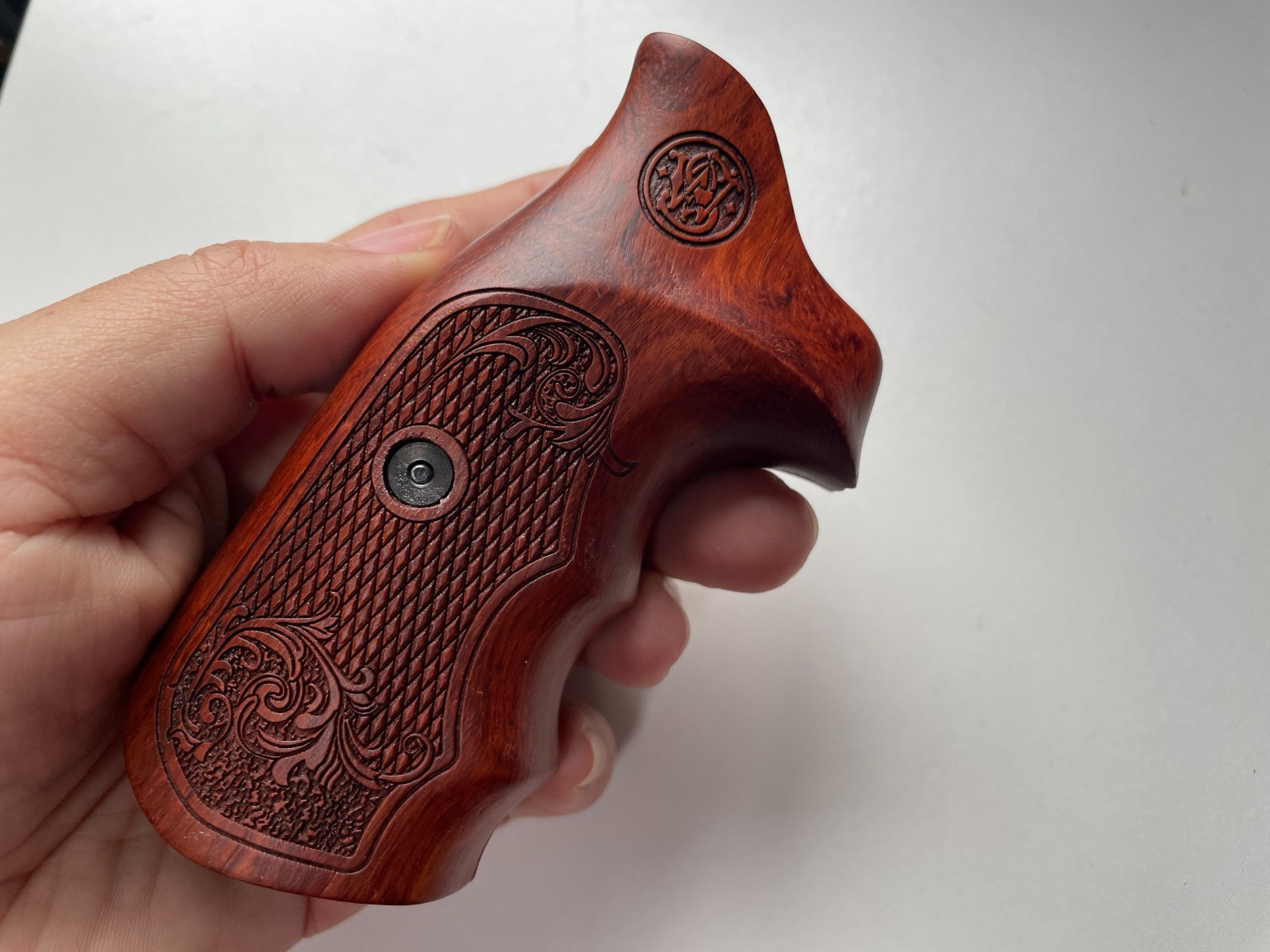 New flower art on Wood Grip for S&W J, BODYGUARD, ROUND BUTT, M60, opened back