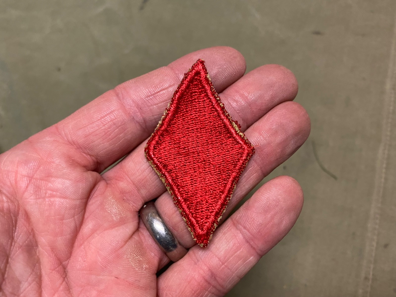 ORIGINAL WWII USARMY 5TH INFANTRY DIVISION SLEEVE INSIGNIA PATCH-RIBBED WEAVED