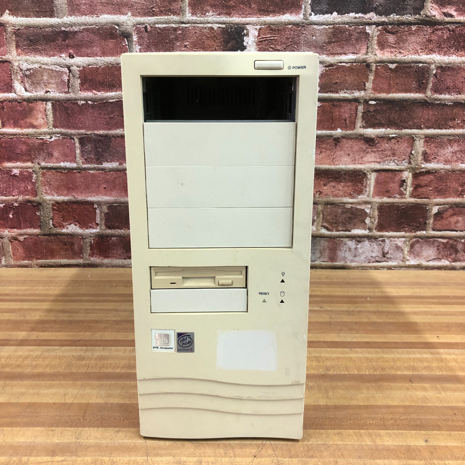 DTK APRI-80M ATX Beige Desktop Computer Retro Gaming w/CPU RAM Cards Drives