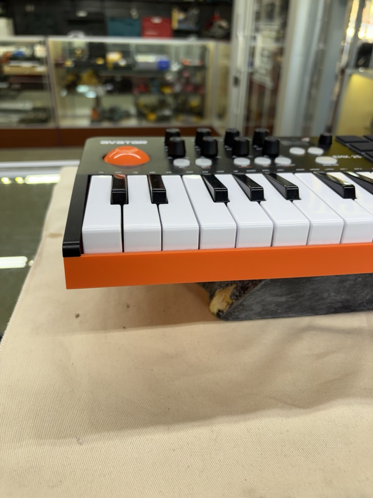 AVATAR EMK-25, 25 Keys MIDI Compact Keyboard Controller