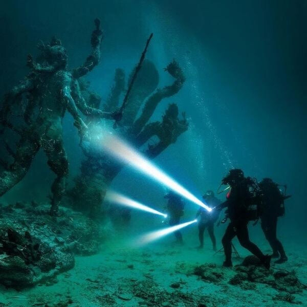 200000LM Diving Flashlight Diving Torch Type C Rechargeable Waterproof Lights