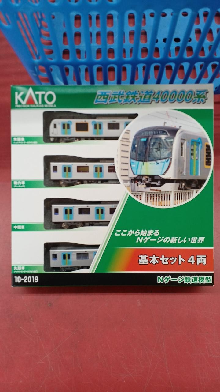 KATO 10-2019 SEIBU RAILWAY 40000 SERIES BASIC SET 4 CARS 828804