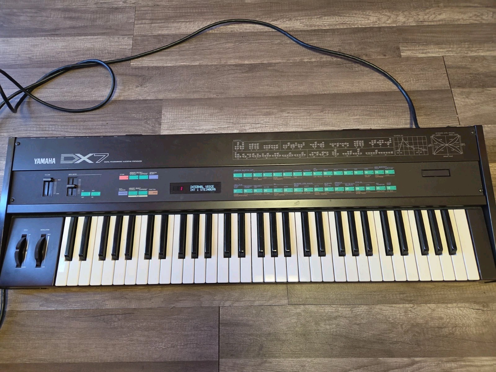 Yamaha DX7 Digital FM Synthesizer 1983 MIJ 61-Key Vintage Tested