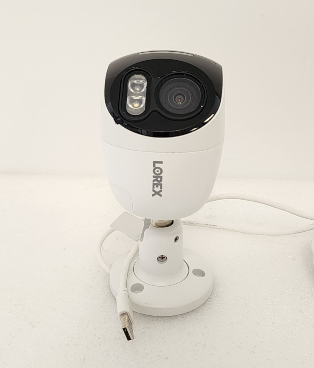 Lorex 4K Dual Lens Wi-Fi Security Camera with Smart Security Lighting W891UA