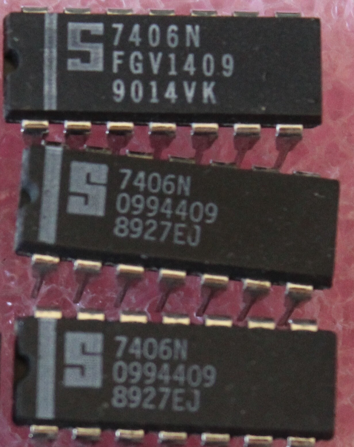 3 PCS Signetics 7406N Hex Inverter DIP 14