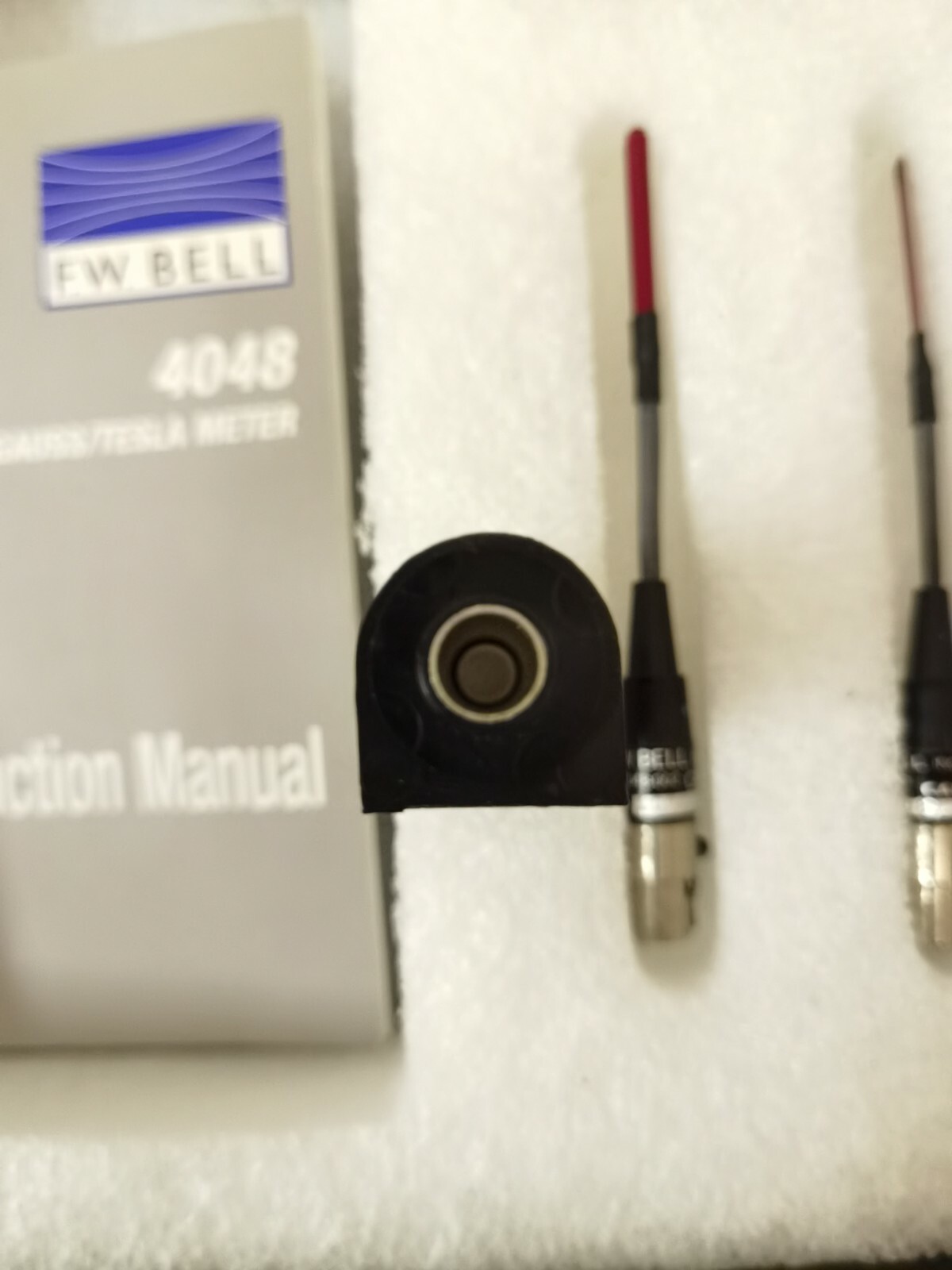 Hand Held Gauss/Tesla Meter. Model 4048 (EW Bell)