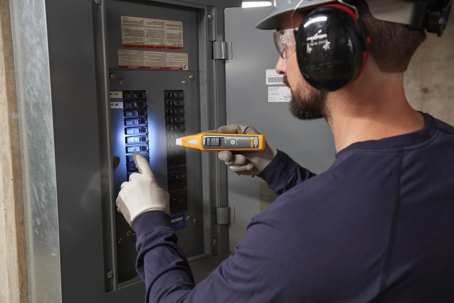 Fluke BK120 SmartTrace Breaker Finder and Socket Tester