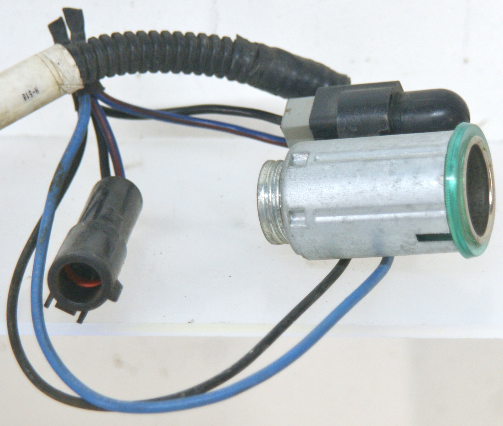 F6HT-14A411-LJA Freightliner Power Point Outlet Socket OEM 9122