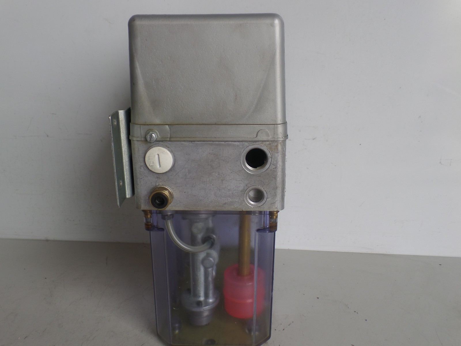 Willy Vogel 122-345-309 Lubrication Lube Pump 122345309 1-2048 Lot # 1063M Greg