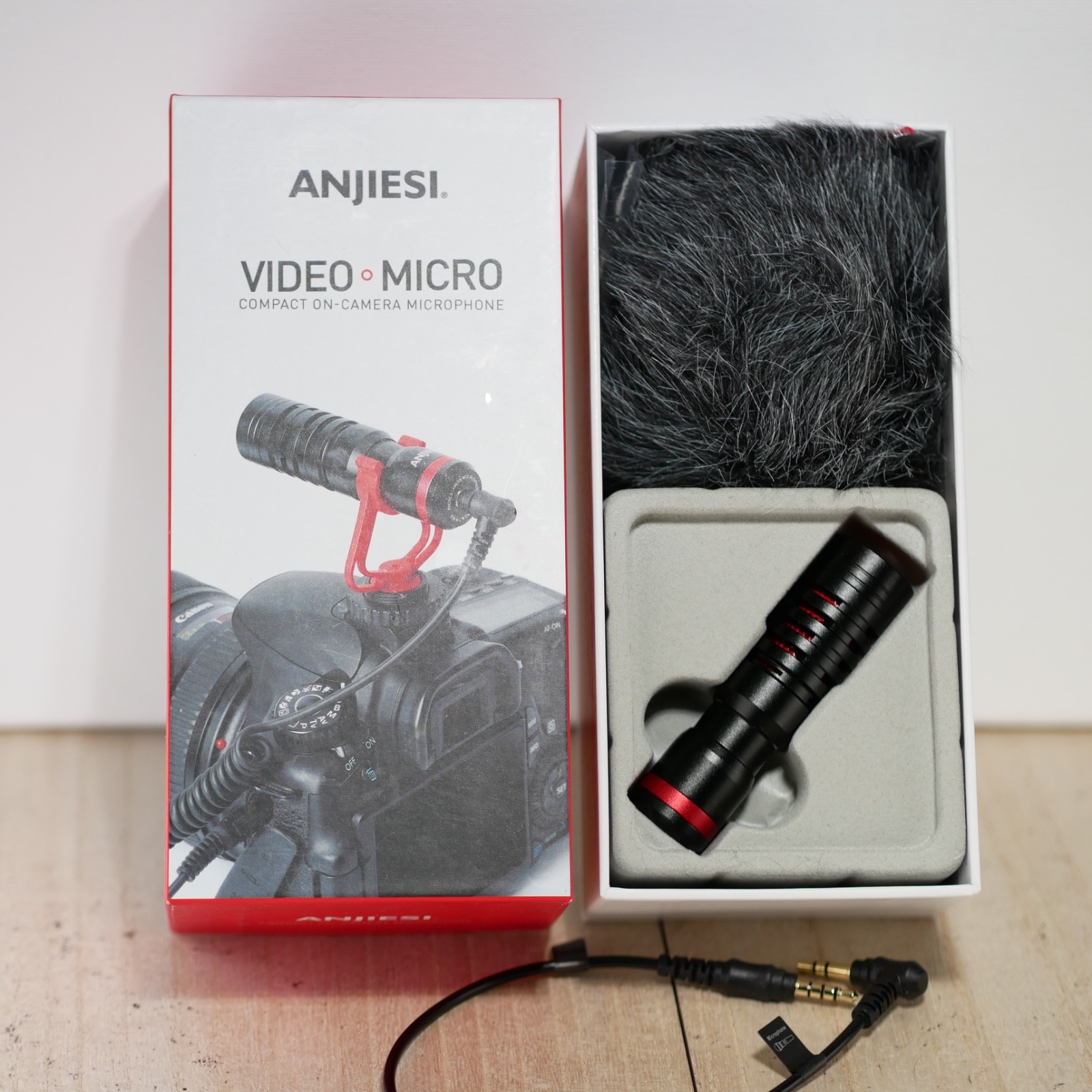 Anjiesi Video Micro Microphone for Mirrorless DSLR Camera EXCELLENT W BOX!