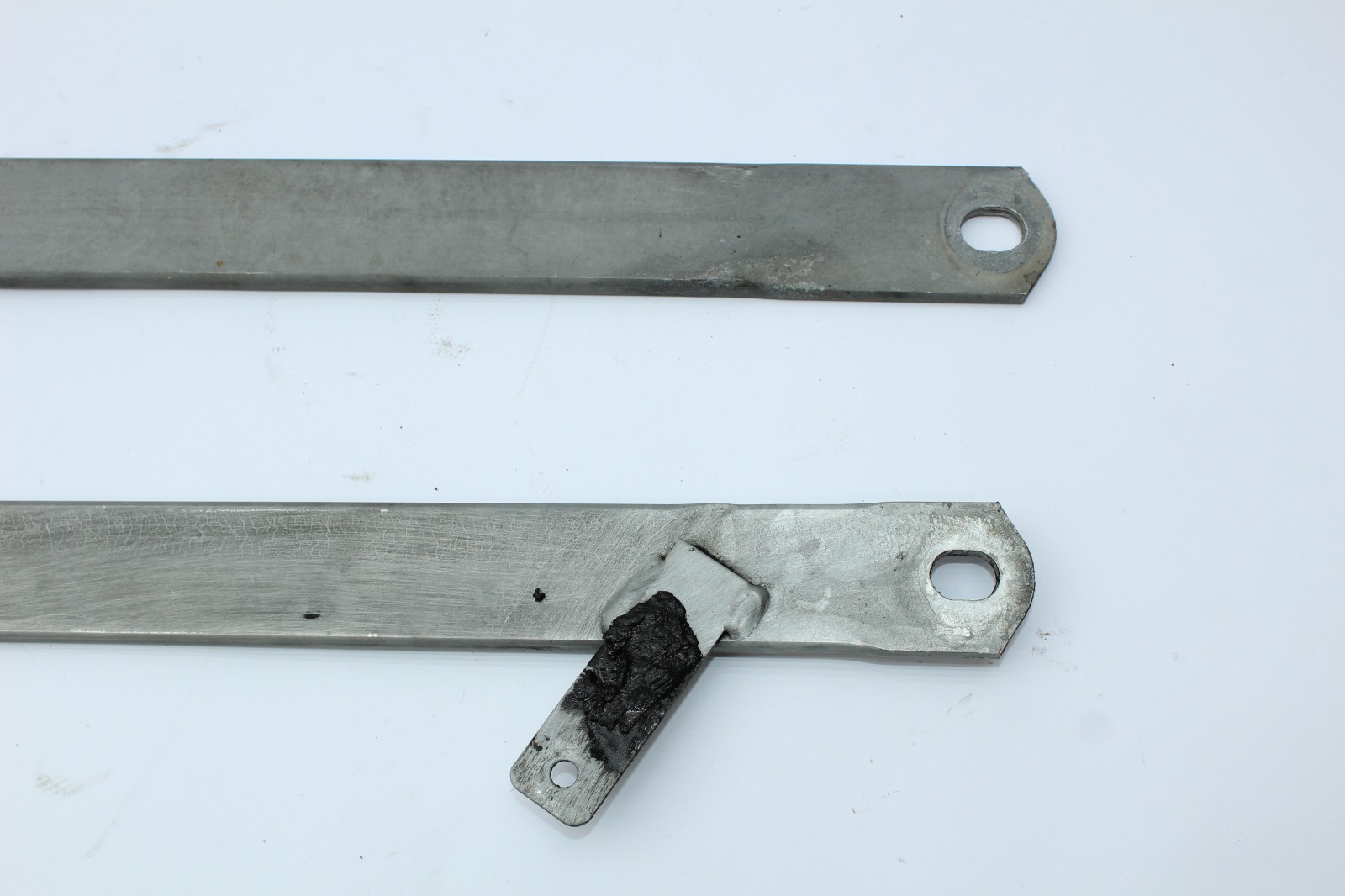 2007-2013 BMW E92 E93 328i 335i Front Subframe V-Brace Axle Strut Bracket Pair