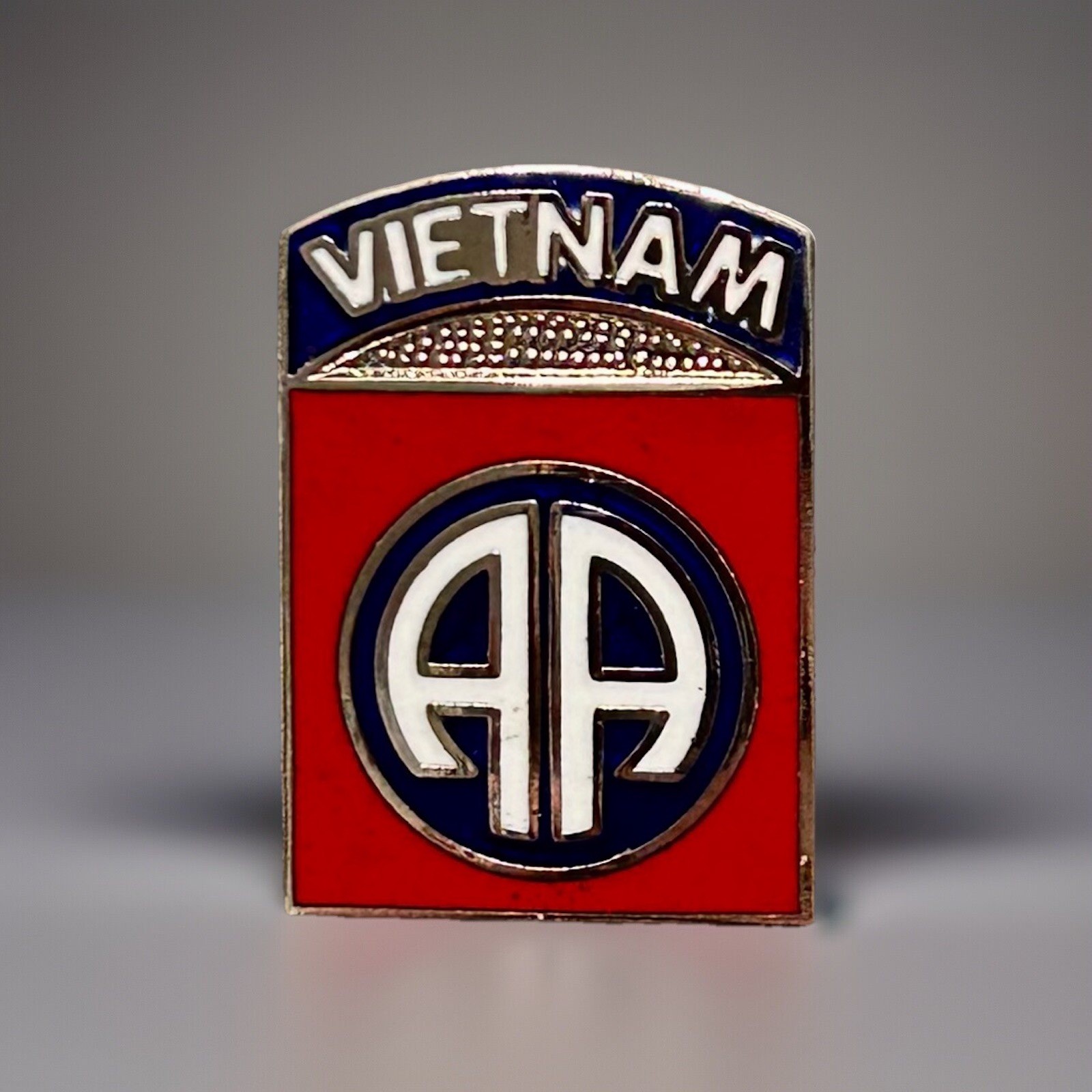VIETNAM 82ND AIRBORNE INFANTRY DIVISION PIN ARMY