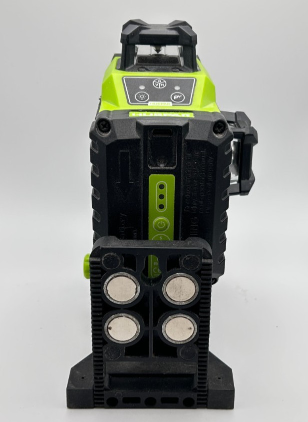Huepar Tools Horizontal & Vertical Laser Level 704CG Kit W/Case & Accessories