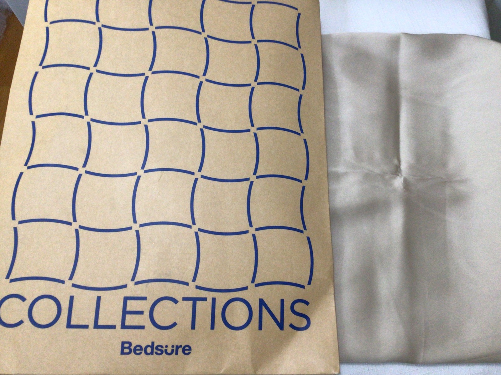 Bedsure Champagne Satin Feel Cool Set Of Two Zip Close Pillowcases 20 X 30“