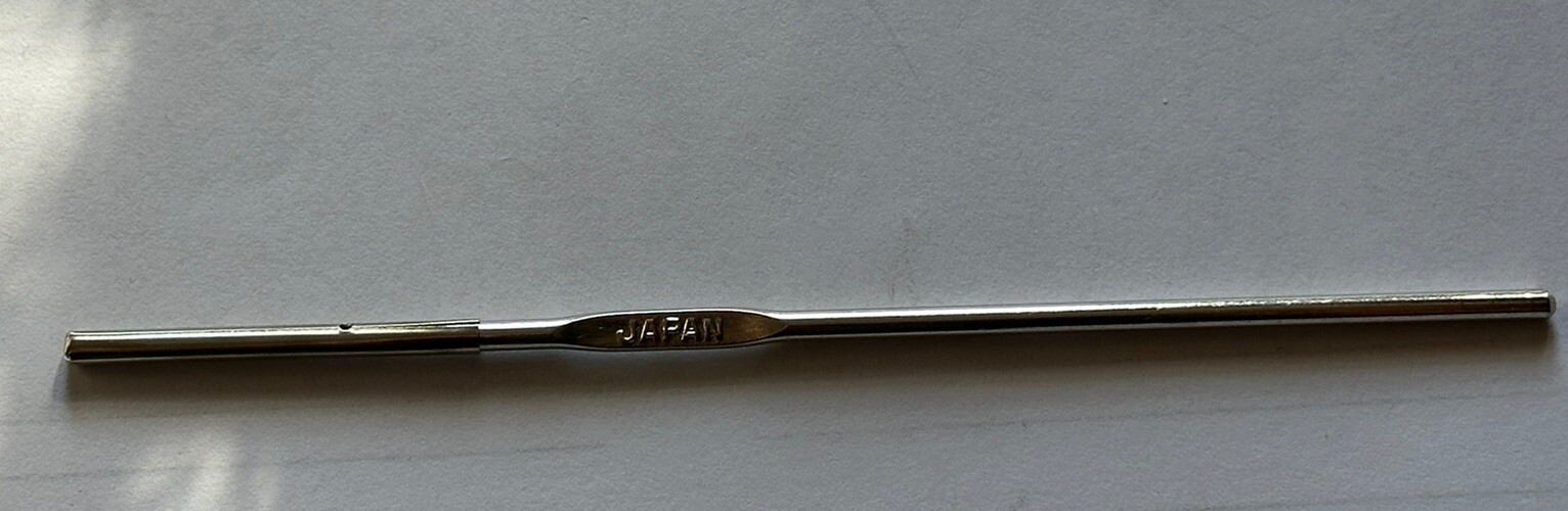 Vintage Steel Crochet Hook Size 7 - with original cap  Made in Japan
