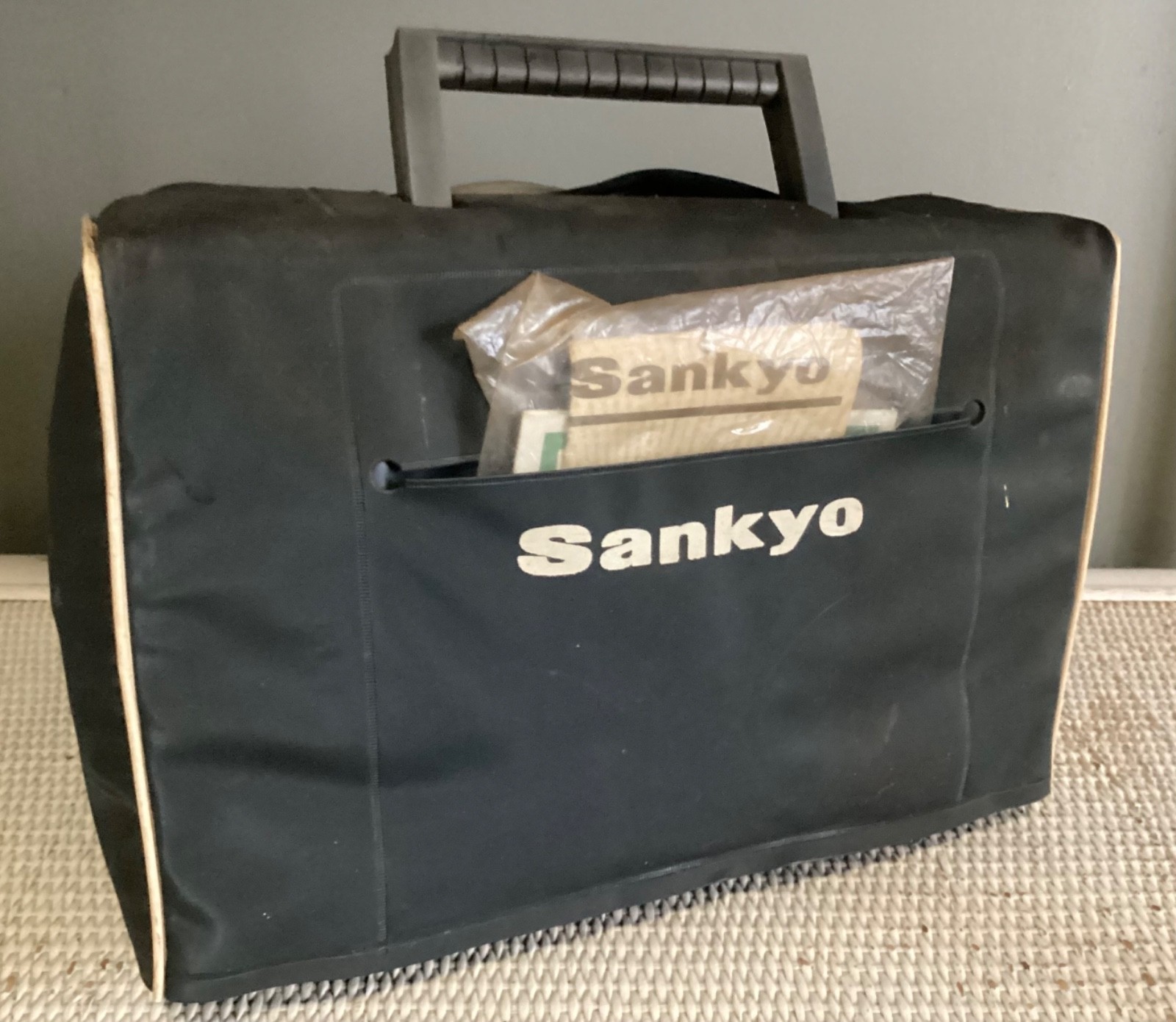 Sankyo Dualux Super 8 Projector 8MM Untested AS IS - No Cord - Org Cover Manual
