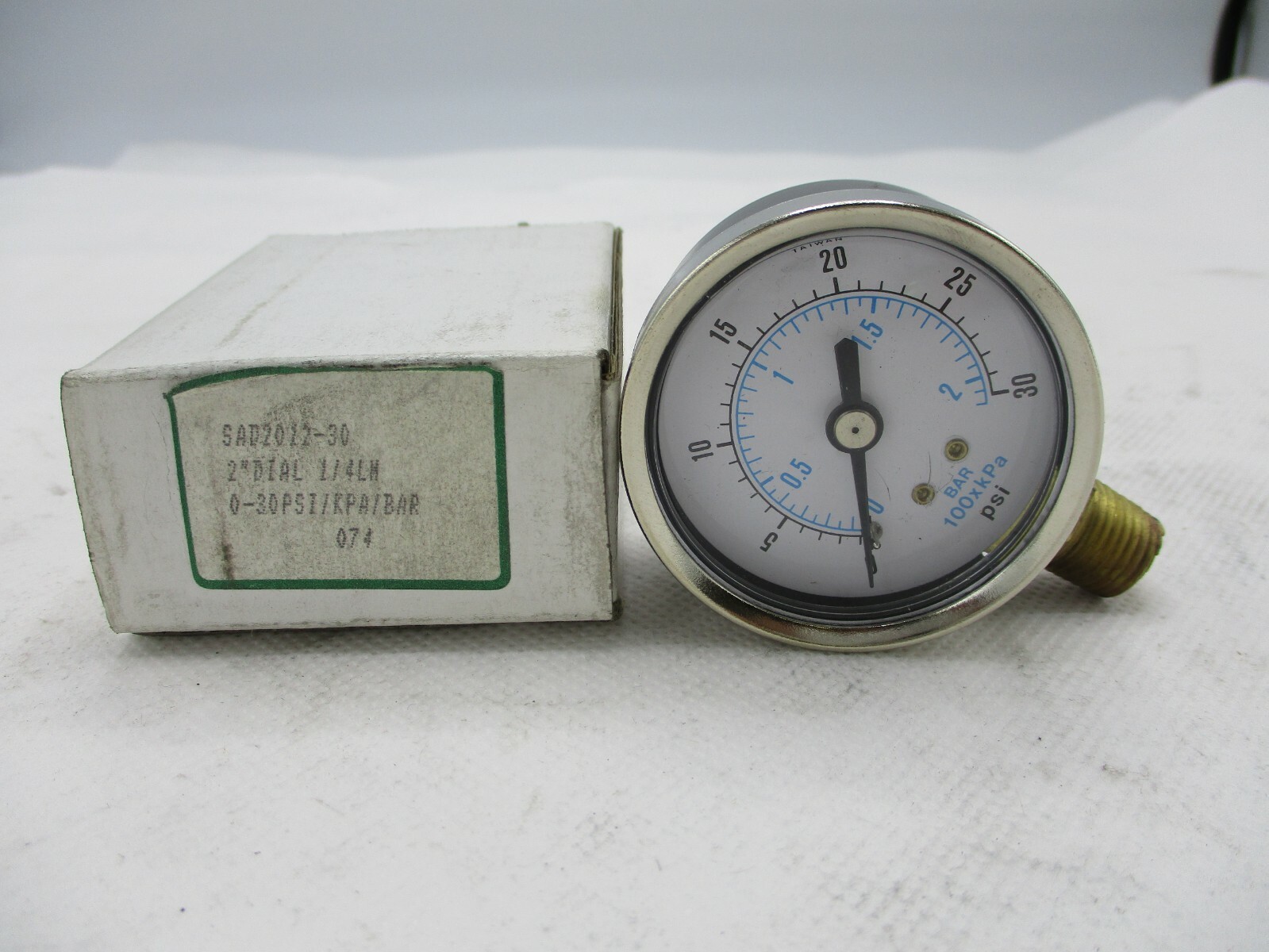 NEW UCI SAD2012-30 2"IN PRESSURE GAUGE 0-30PSI 1/4" LM
