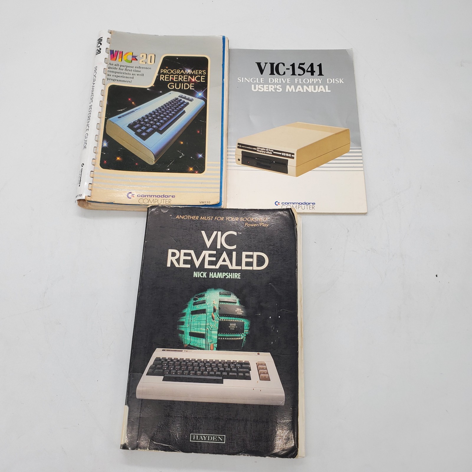 COMMODORE VIC-20 COMPUTER + VIC 1541 DISK DRIVE + JOYSTICK [CLEANED/TESTED 100%]