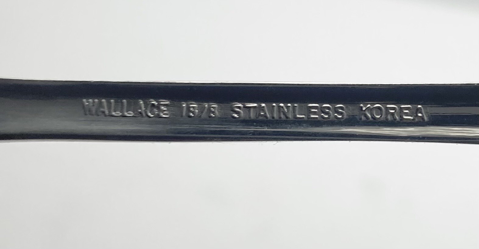 Wallace “Tiara” 5-Piece Stainless 18/8 Serving Hostess Flatware Set, Korea