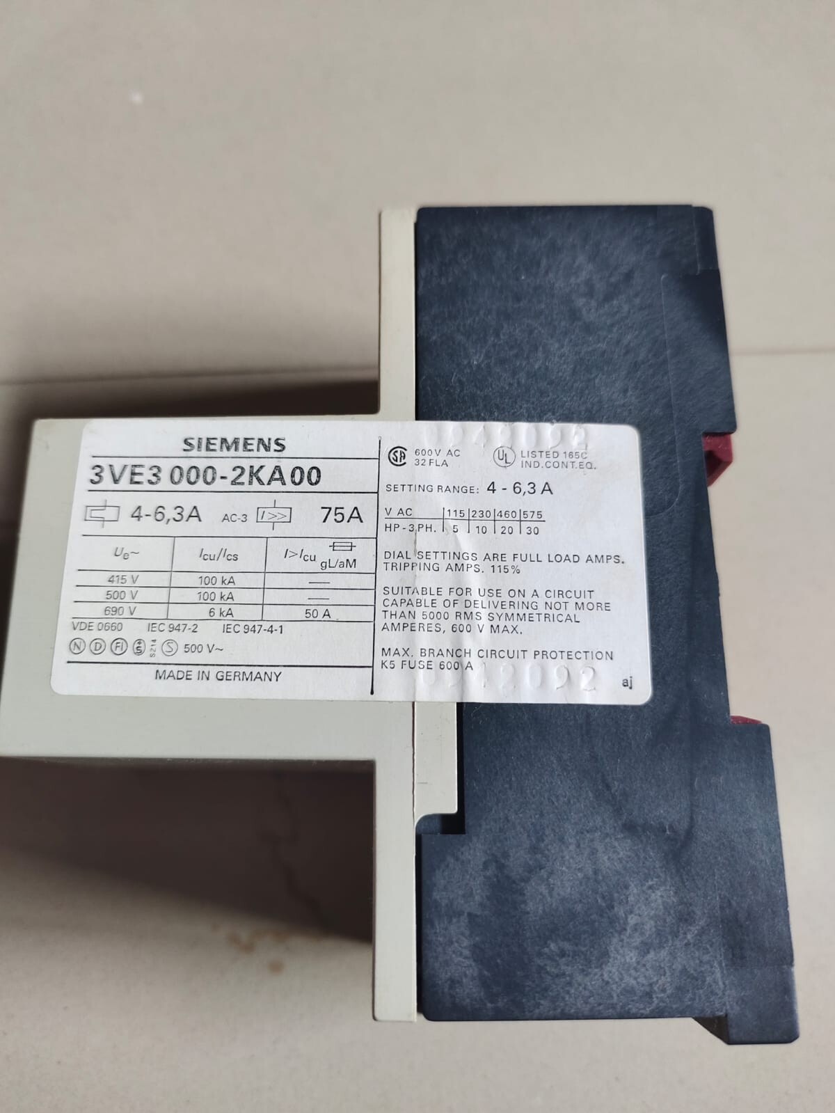 SIEMENS 3VE3 000-2KA 00 Circuit Breaker