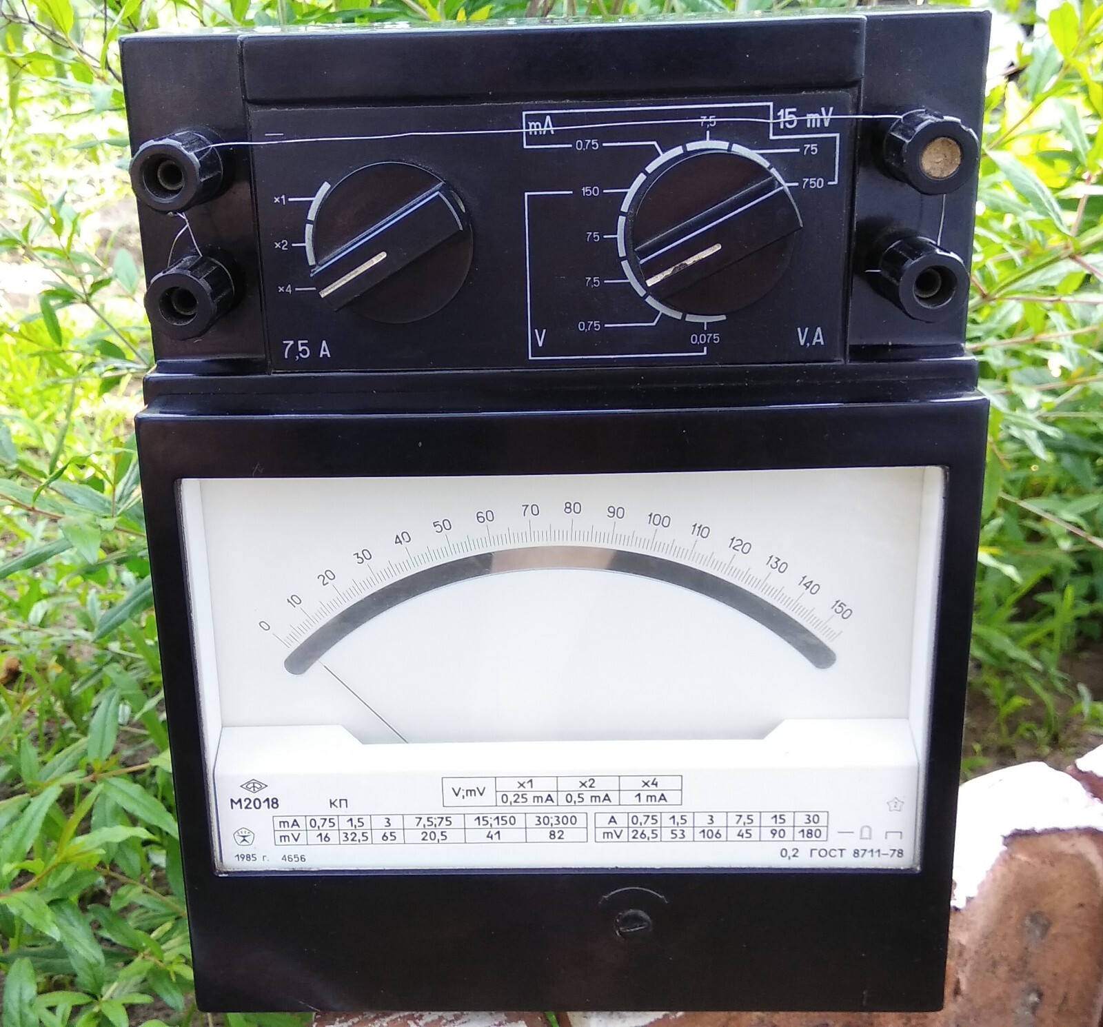 Vintage soviet analog device Voltmeter Ammeter Voltammeter M2018 Bakelite USSR