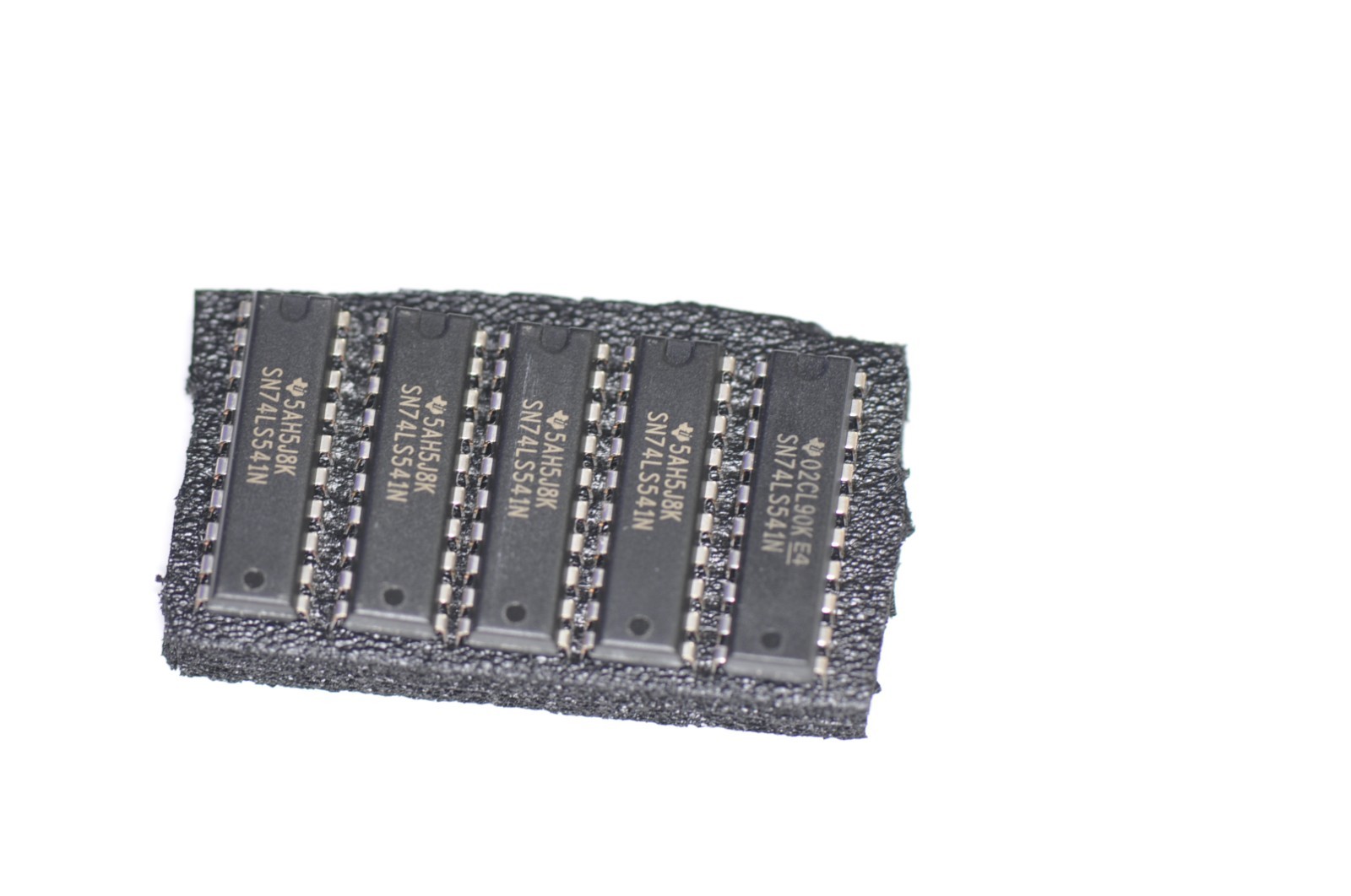 (5 pcs) Texas Instruments SN74LS541N – Octal Buffer/Line Driver – Tri‑State – DI