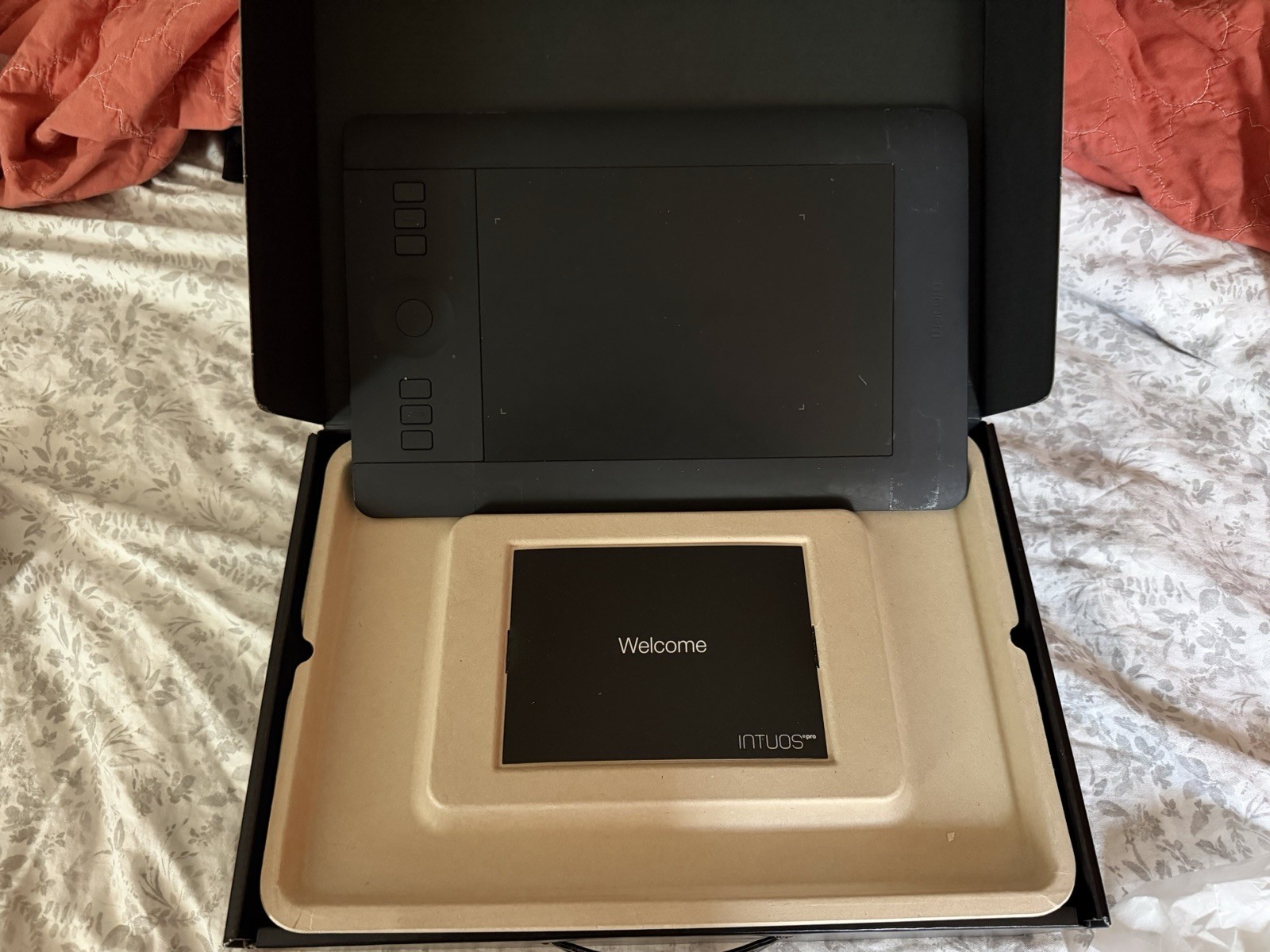 Wacom Intuos Pro Small Digital Graphic Drawing Tablet - Black