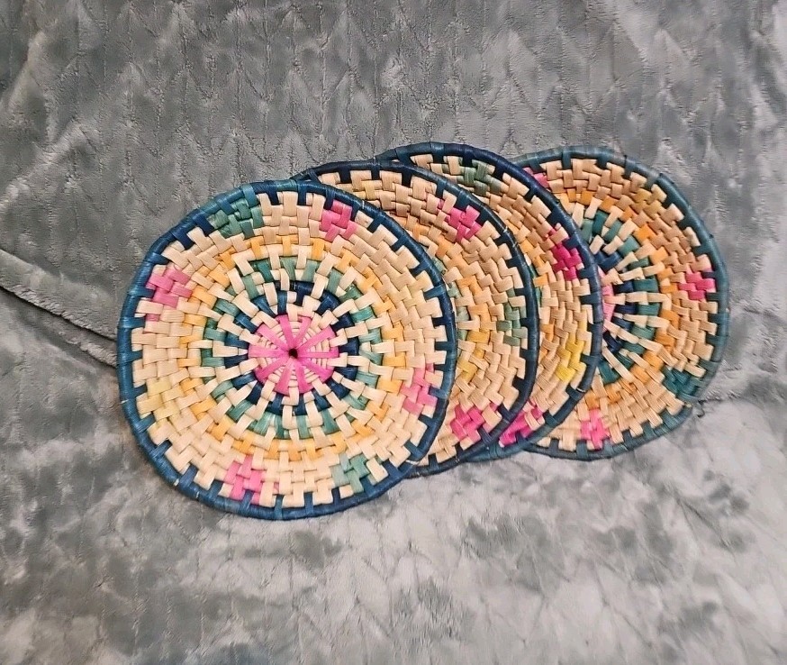 VTG Set Of 4 Wicker Baskets Plate Chargers Trays Home Decor Wall Hangings